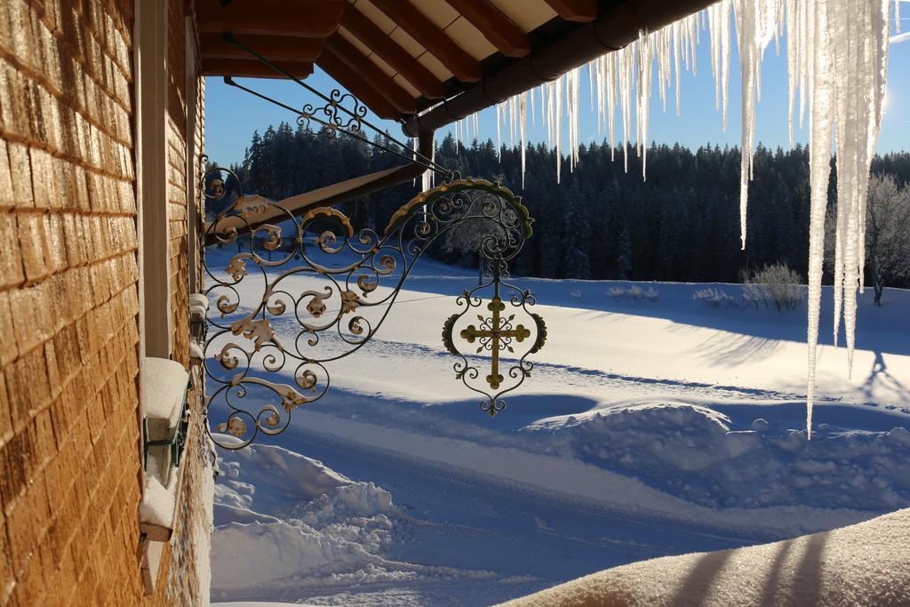 Hôtel Gasthaus Zum Kreuz à Sankt Märgen Extérieur photo