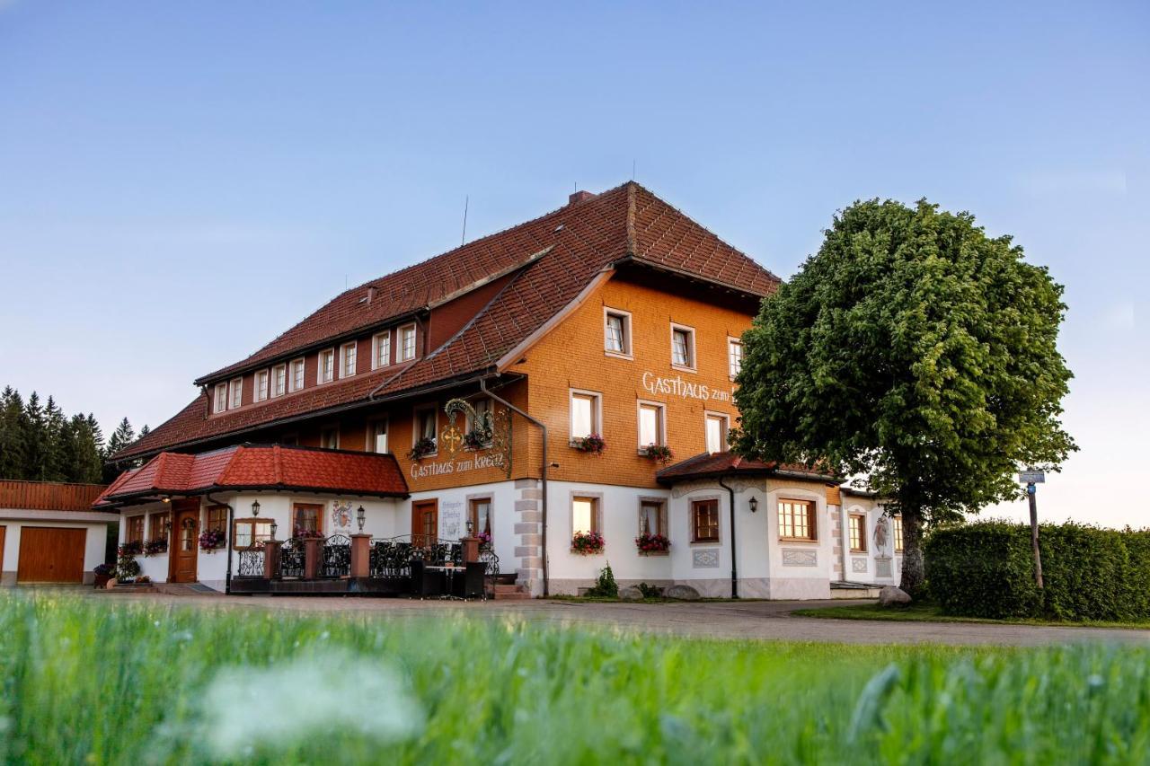 Hôtel Gasthaus Zum Kreuz à Sankt Märgen Extérieur photo